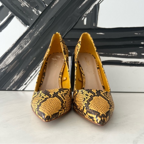 ALDO Yellow Snake Print Pumps - Picture 5 of 9